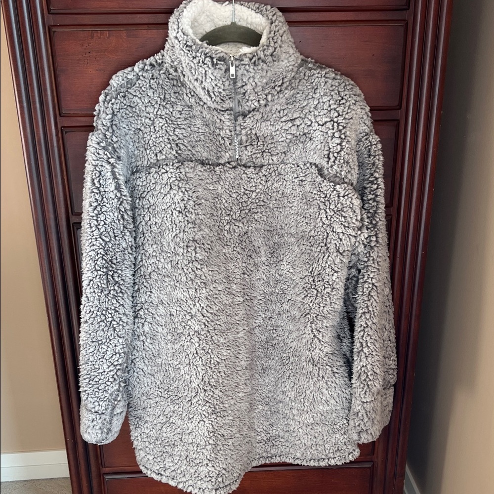 Fantastic Fawn Quarter Zip Gray Pullover Large